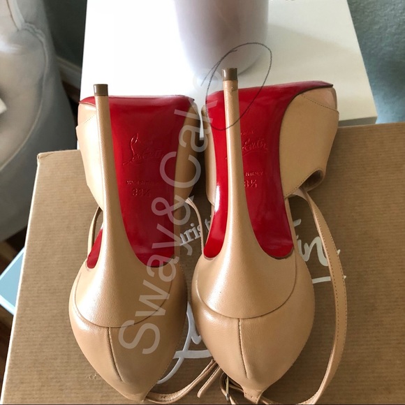 Louboutin Crissos Nude Pointy Toe Pumps - Picture 7 of 8